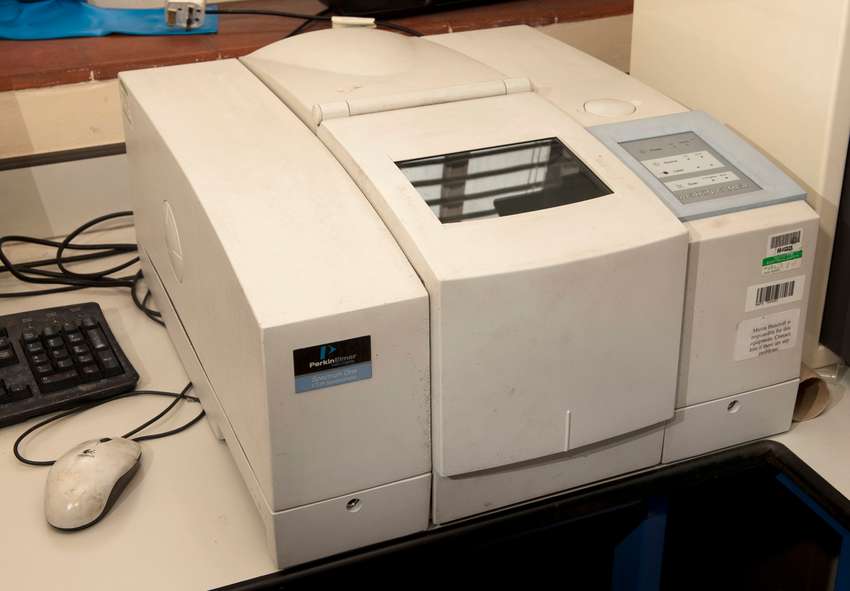 IR Spec (FT-IR, Perkin Elmer)