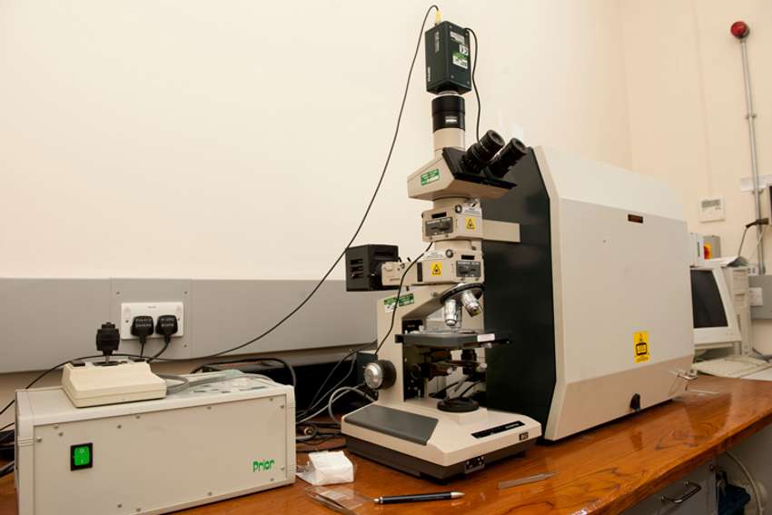 Renishaw 2000 Raman Microscope