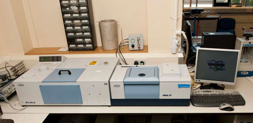 FTIR Spectrometer and PMA 37 Module