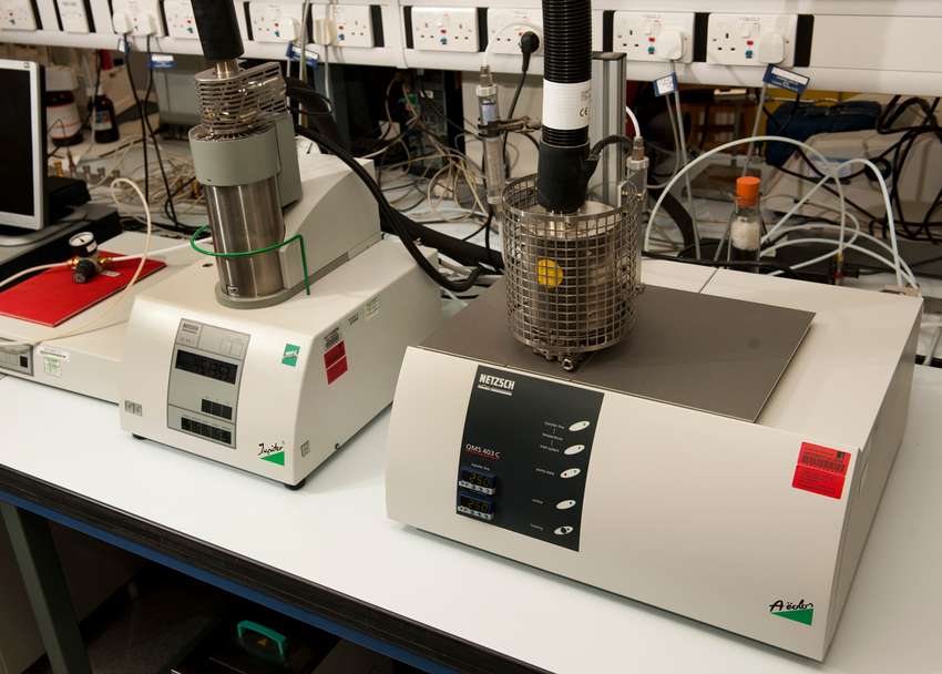 Simultaneous Thermogravimetric Analyser