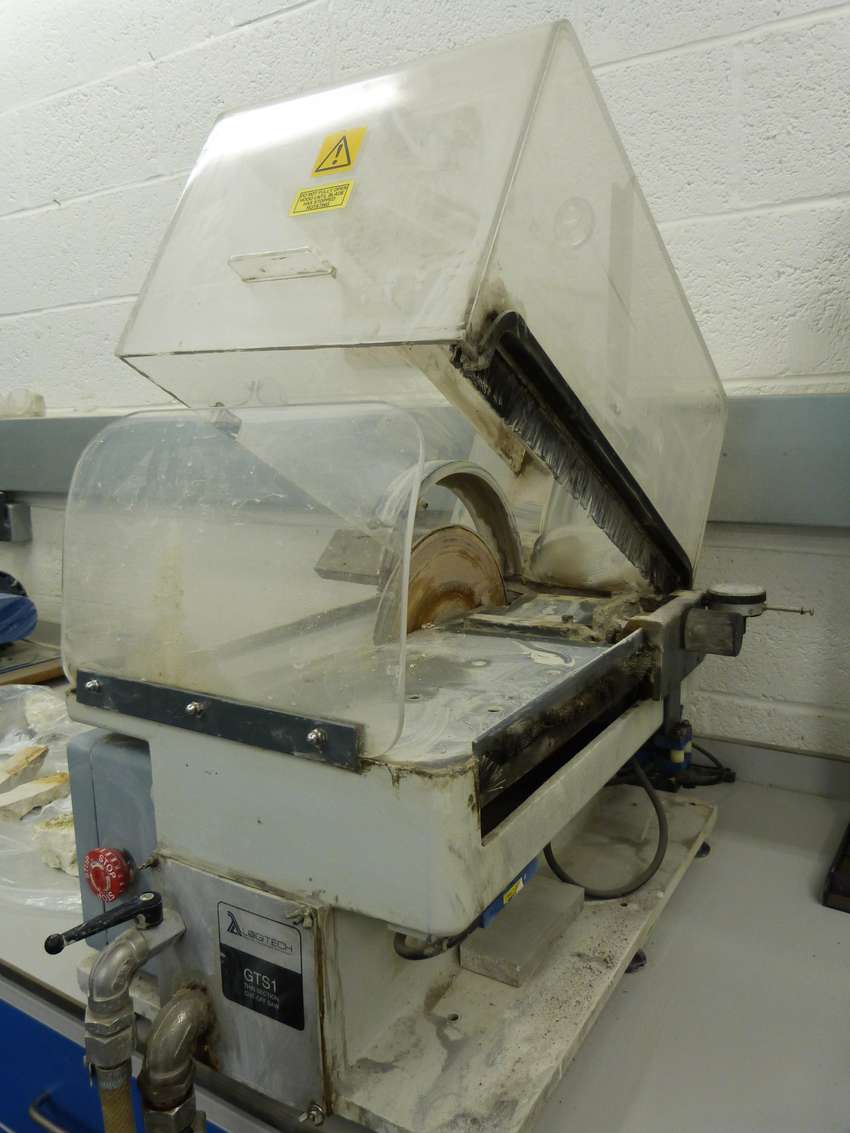 Thin Sectioning Saw