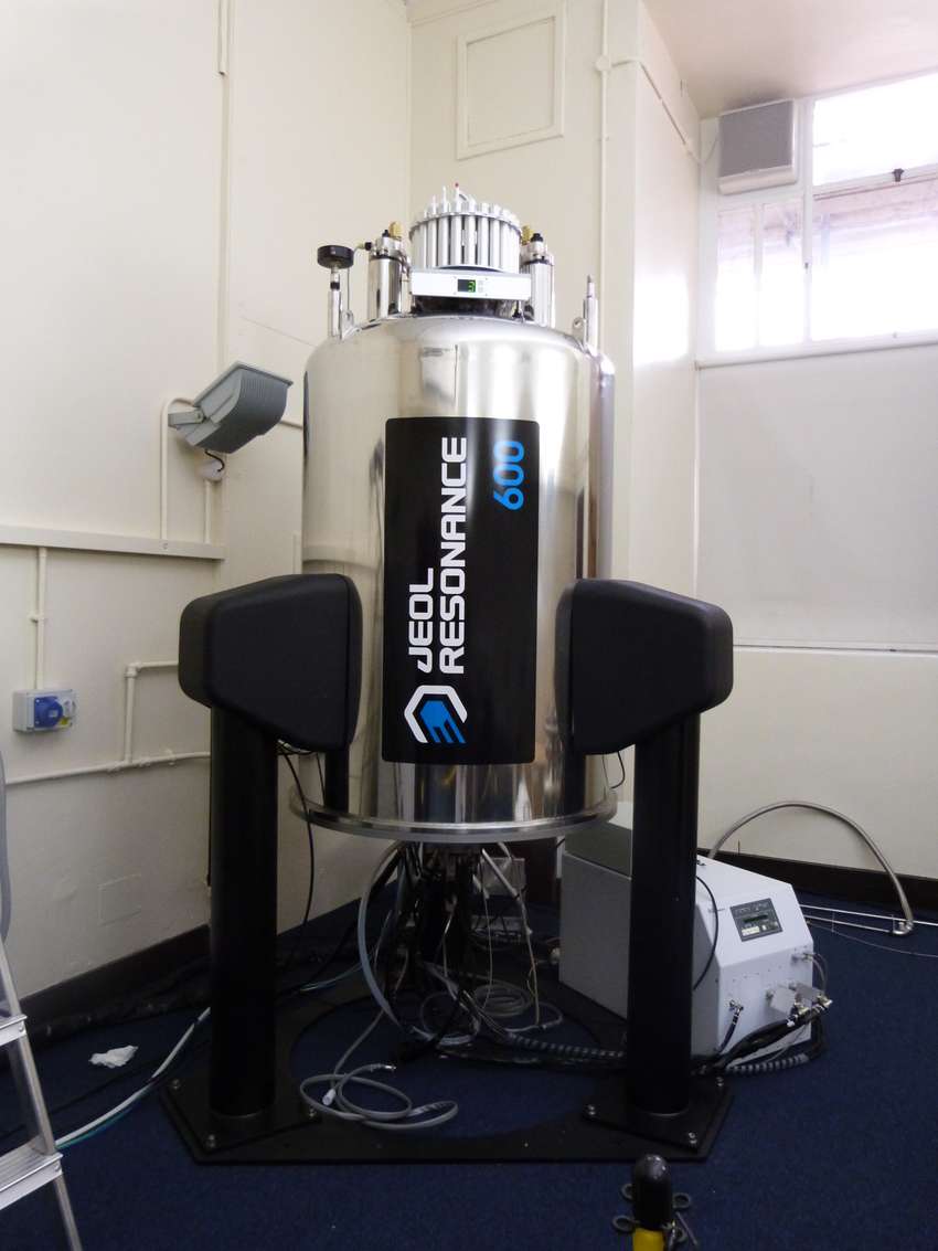 NMR (600MHz, Jeol ECA)